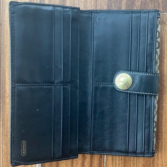 Coach Wallet - Picture 4 of 5